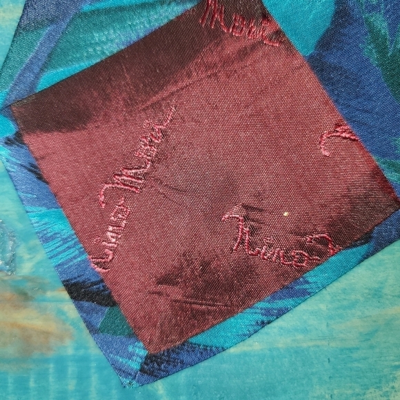 Blue leaf pattern tie NEW - Picture 6 of 6